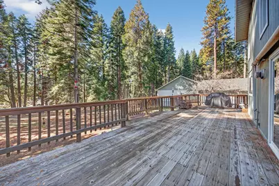 826 E Mountain Ridge Road, Lake Almanor, CA 96137 - Photo 27