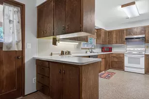 927 Peninsula Dr, Lake Almanor, CA 96137 - Photo 9