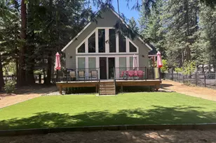 1102 Peninsula Dr, Lake Almanor, CA 96137 - Photo 9