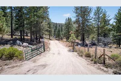 1100 Sugarloaf Road, Chilcoot, CA 96105 - Photo 13