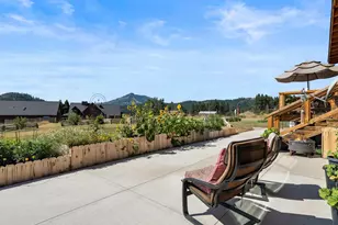 79165 Valley View Dr, Beckwourth, CA 96122 - Photo 11