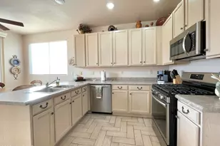 2442 W Tom Watson Dr, Tucson, AZ 85742 - Photo 7