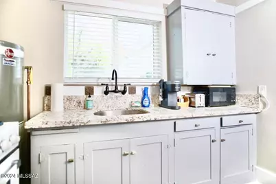 12 E University Boulevard #18, Tucson, AZ 85705 - Photo 7