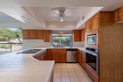 38194 S Samaniego Dr, Saddlebrooke, AZ 85739 - Photo 9