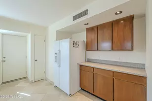 568 W Paseo Solana, Green Valley, AZ 85614 - Photo 11