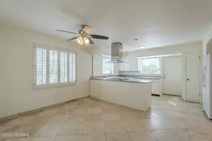 568 W Paseo Solana, Green Valley, AZ 85614 - Photo 5