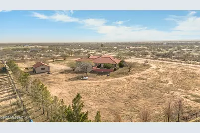 1055 W Dream Catcher Way, Cochise, AZ 85606 - Photo 9