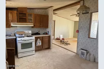 433 E Camino De Pampas, Huachuca City, AZ 85616 - Photo 7