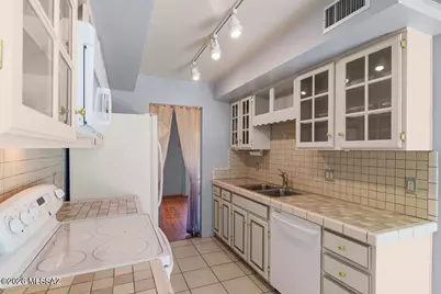 1336 S Desert Meadows Circle, Green Valley, AZ 85614 - Photo 7