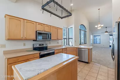 63752 E Holiday Drive, Saddlebrooke, AZ 85739 - Photo 11