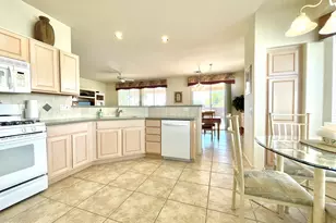 9524 N Twinkling Shadows Way, Tucson, AZ 85743 - Photo 9