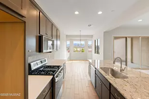 878 N Astronomer Ln, Green Valley, AZ 85614 - Photo 13