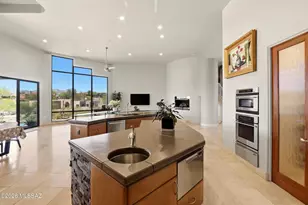 12137 N Solitude Ridge Pl, Tucson, AZ 85755 - Photo 11