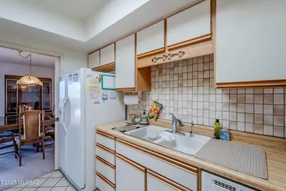 723 S Los Zafiros, Green Valley, AZ 85614 - Photo 11