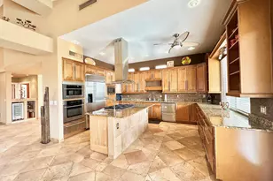 9760 E Spring Ridge Pl, Tucson, AZ 85749 - Photo 11