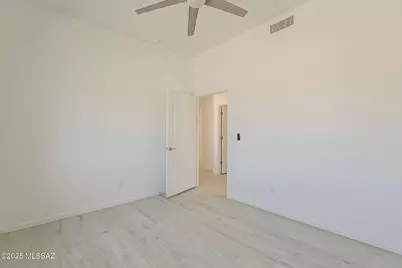 121 W Calle Escudilla, Green Valley, AZ 85614 - Photo 25