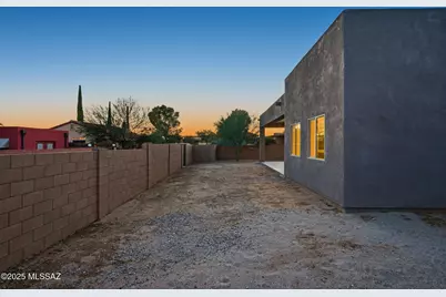 121 W Calle Escudilla, Green Valley, AZ 85614 - Photo 39