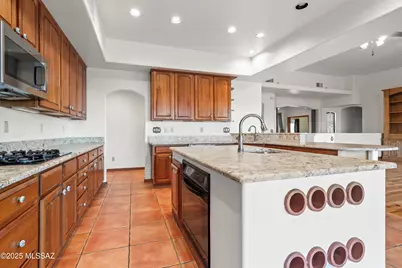 5480 W Sharpshooter Court, Tucson, AZ 85743 - Photo 17