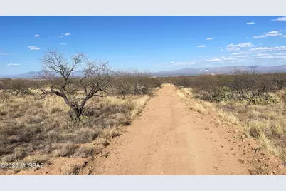 S Wright Brothers Way #2/3, Sahuarita, AZ 85629 - Photo 9