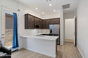 10630 N Iron Peak Dr, Tucson, AZ 85742 - Photo 27