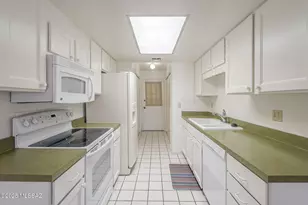 261 W Placita de Los Anillos, Green Valley, AZ 85614 - Photo 13