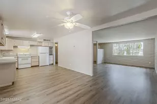 9849 E Victoria Ln, Tucson, AZ 85730 - Photo 11