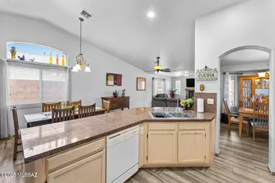 8902 N Soft Winds Drive, Tucson, AZ 85742 - Photo 13