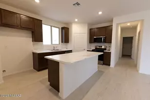 9148 E Indigo Blf St, Tucson, AZ 85730 - Photo 3