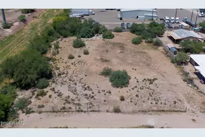 1760 W Riverview Boulevard #2, Tucson, AZ 85745 - Photo 1