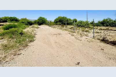 1750 W Riverview Boulevard #1, Tucson, AZ 85745 - Photo 9