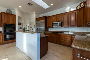 12103 N Portico Pl, Oro Valley, AZ 85755 - Photo 9