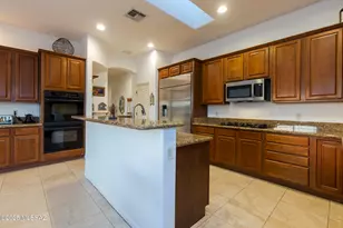 12103 N Portico Pl, Oro Valley, AZ 85755 - Photo 11