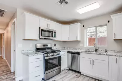 2108 S Hemlock Stravenue, Tucson, AZ 85713 - Photo 5