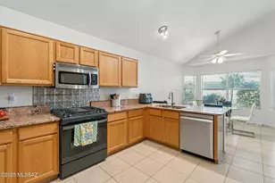 11268 N Running River Pl, Oro Valley, AZ 85737 - Photo 13