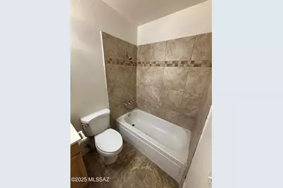 6648 E Calle La Paz #UNIT B, Tucson, AZ 85715 - Photo 13