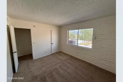 6648 E Calle La Paz #UNIT B, Tucson, AZ 85715 - Photo 11