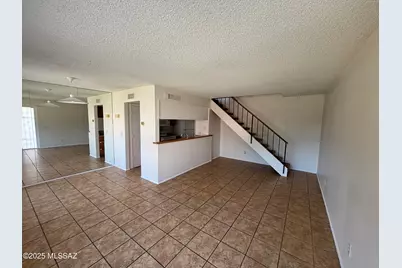 6648 E Calle La Paz #UNIT B, Tucson, AZ 85715 - Photo 3