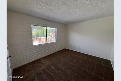 6648 E Calle La Paz #UNIT B, Tucson, AZ 85715 - Photo 9
