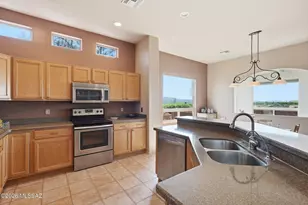 2131 W Calle Guatamote, Green Valley, AZ 85622 - Photo 17