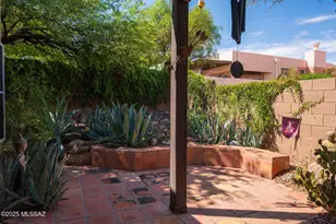 821 N Borderland Ln, Tucson, AZ 85748 - Photo 27