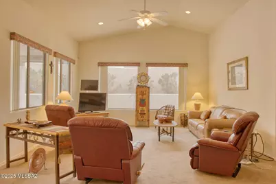 2713 S Desert Hawk Place, Tucson, AZ 85713 - Photo 17