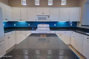 1264 N Sun Catcher Way, Green Valley, AZ 85614 - Photo 15