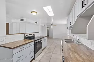 7811 E Clarence Pl, Tucson, AZ 85715 - Photo 5