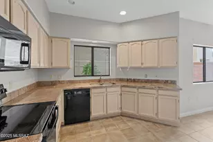 4879 S View Ridge Dr, Green Valley, AZ 85622 - Photo 9