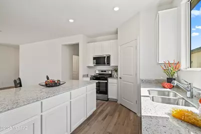 9329 N Peridot Vista Avenue, Tucson, AZ 85742 - Photo 11