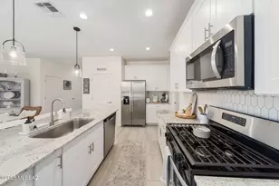 385 N Spring Flower Dr, Tucson, AZ 85748 - Photo 15