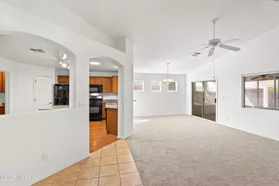 1755 N VÃ­a Cananea, Green Valley, AZ 85614 - Photo 9