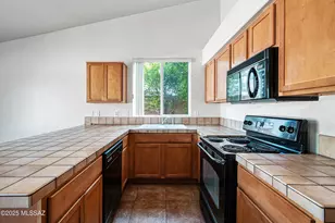 403 Via Capri, Rio Rico, AZ 85648 - Photo 17