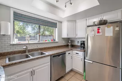 933 E Mesquite Drive, Tucson, AZ 85719 - Photo 5