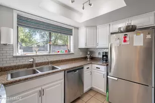 933 E Mesquite Dr, Tucson, AZ 85719 - Photo 5